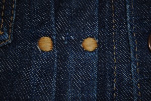 Double Pleats with round bartack