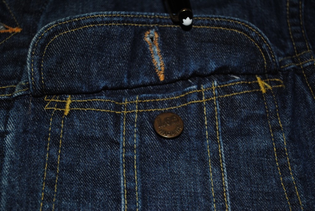 Bartack on pocket