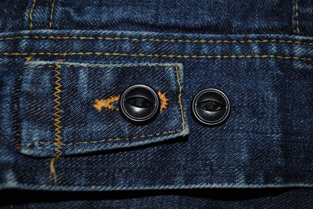 Waist Adjuster Band and Cats Eye Button