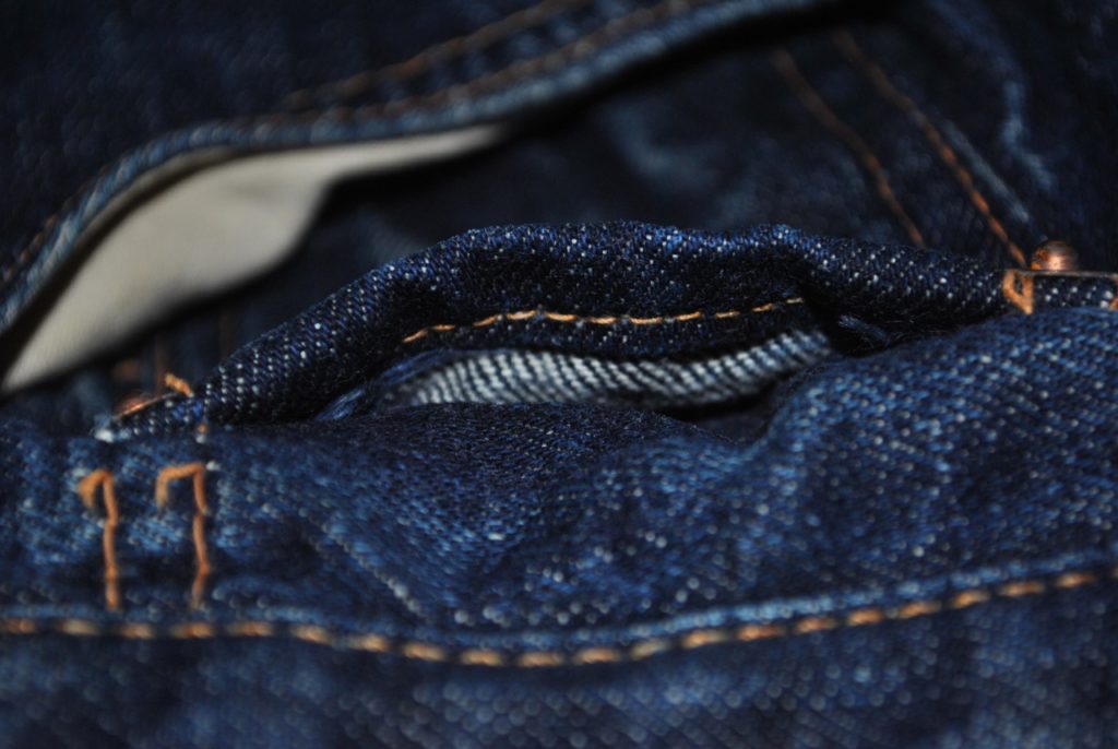 Vtg Levis 505 watch pocket entrance